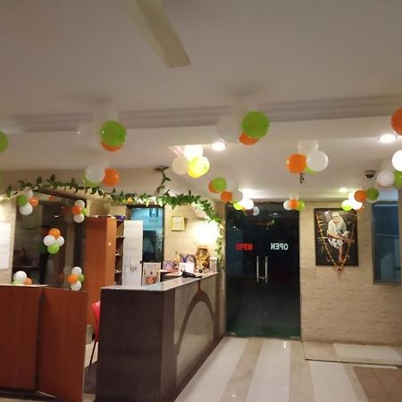 Hotel Apple Sai Residency シルディ エクステリア 写真